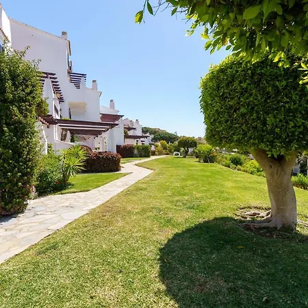 Charming With Sea Views Sitio de Calahonda